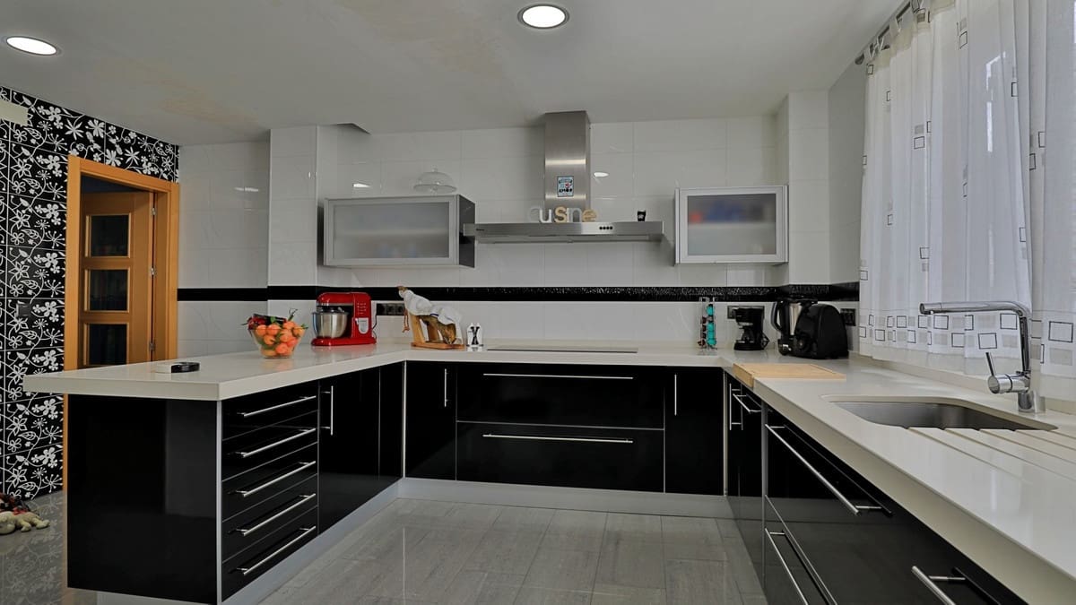 4 soverom Villa til salgs i Alfarnate med garasje - € 300 000 (Ref: 10128697)