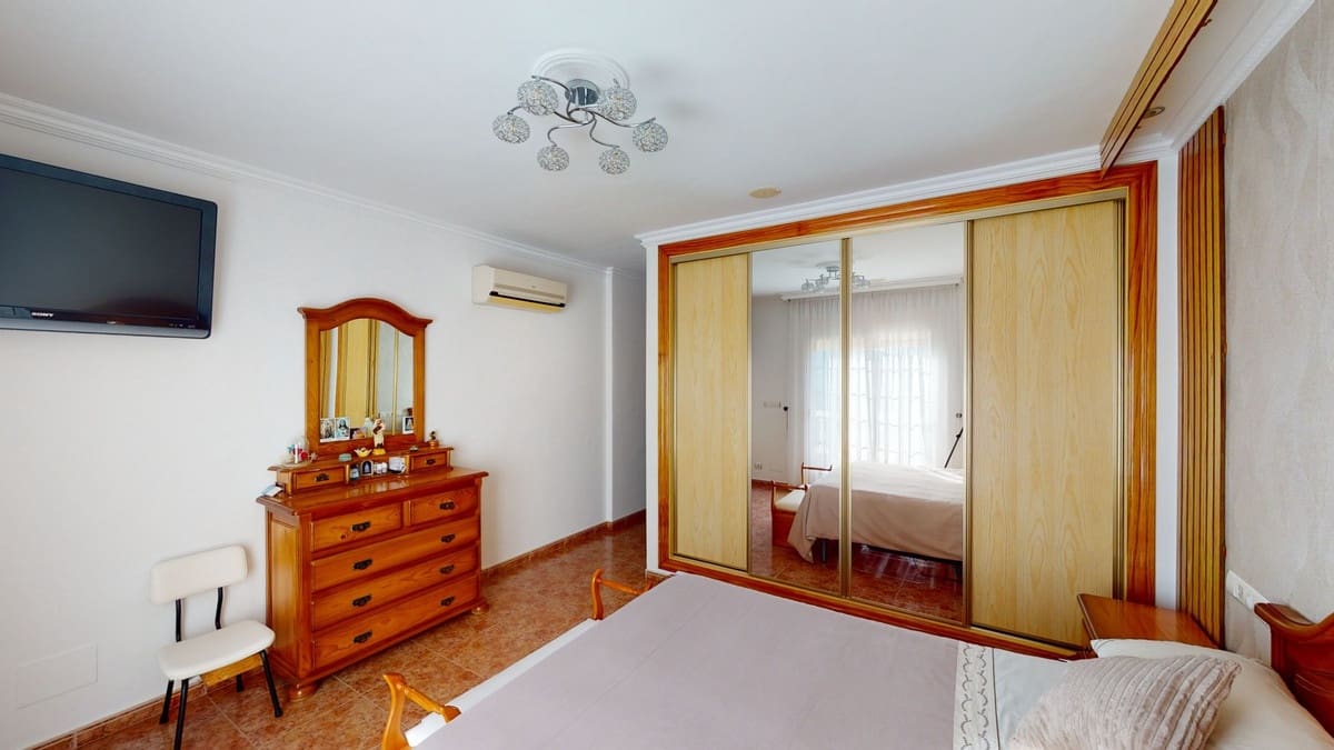 6 Zimmer Villa zu verkaufen in Alcaucin mit Pool Garage - 674.500 € (Ref: 10128700)