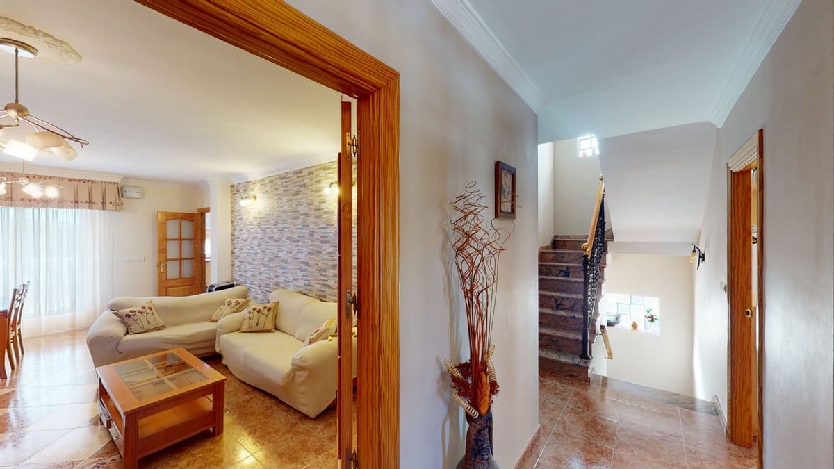 6 Zimmer Villa zu verkaufen in Alcaucin mit Pool Garage - 674.500 € (Ref: 10128700)