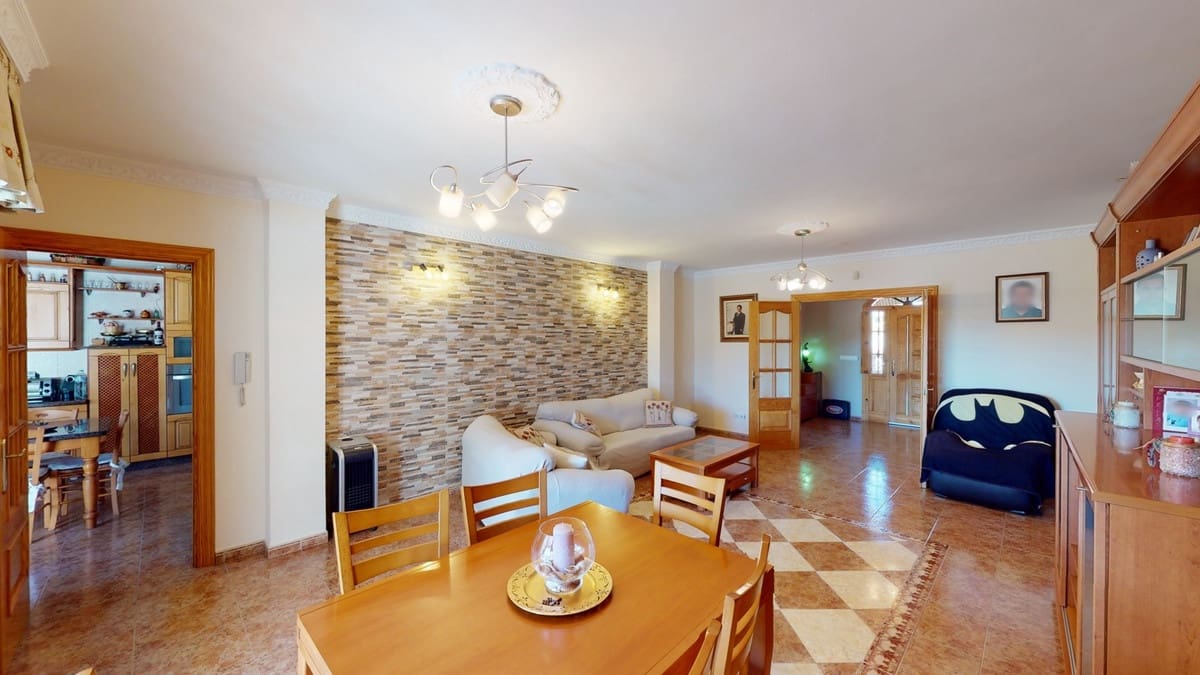 6 Zimmer Villa zu verkaufen in Alcaucin mit Pool Garage - 674.500 € (Ref: 10128700)