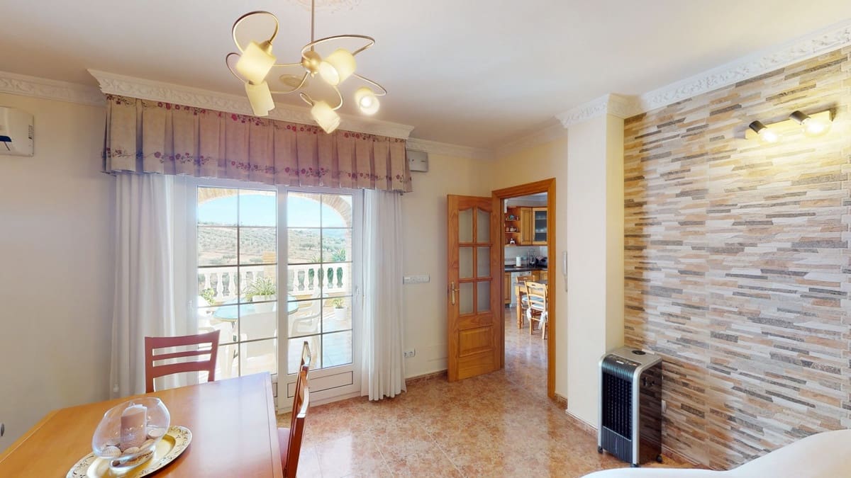 6 Zimmer Villa zu verkaufen in Alcaucin mit Pool Garage - 674.500 € (Ref: 10128700)