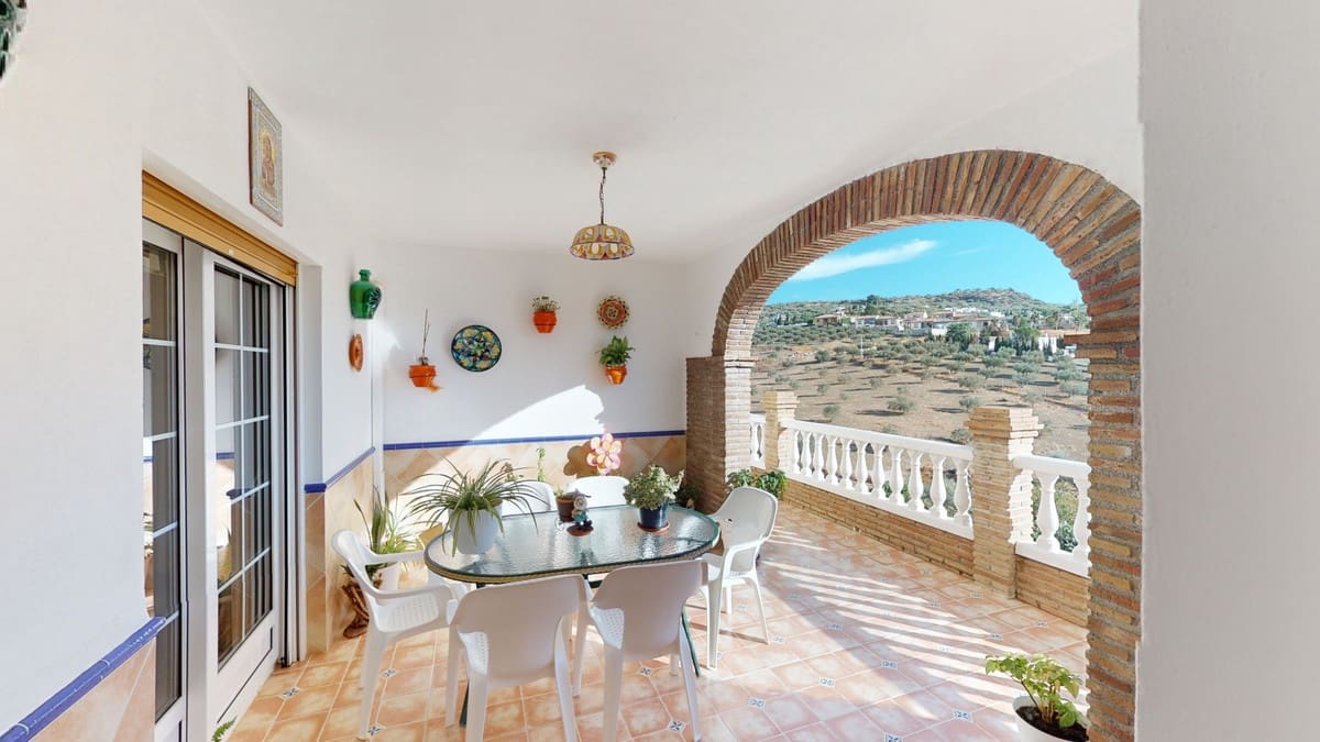 6 Zimmer Villa zu verkaufen in Alcaucin mit Pool Garage - 674.500 € (Ref: 10128700)