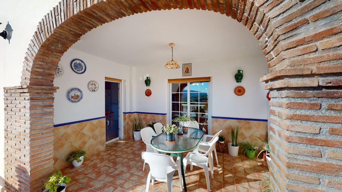 6 Zimmer Villa zu verkaufen in Alcaucin mit Pool Garage - 674.500 € (Ref: 10128700)