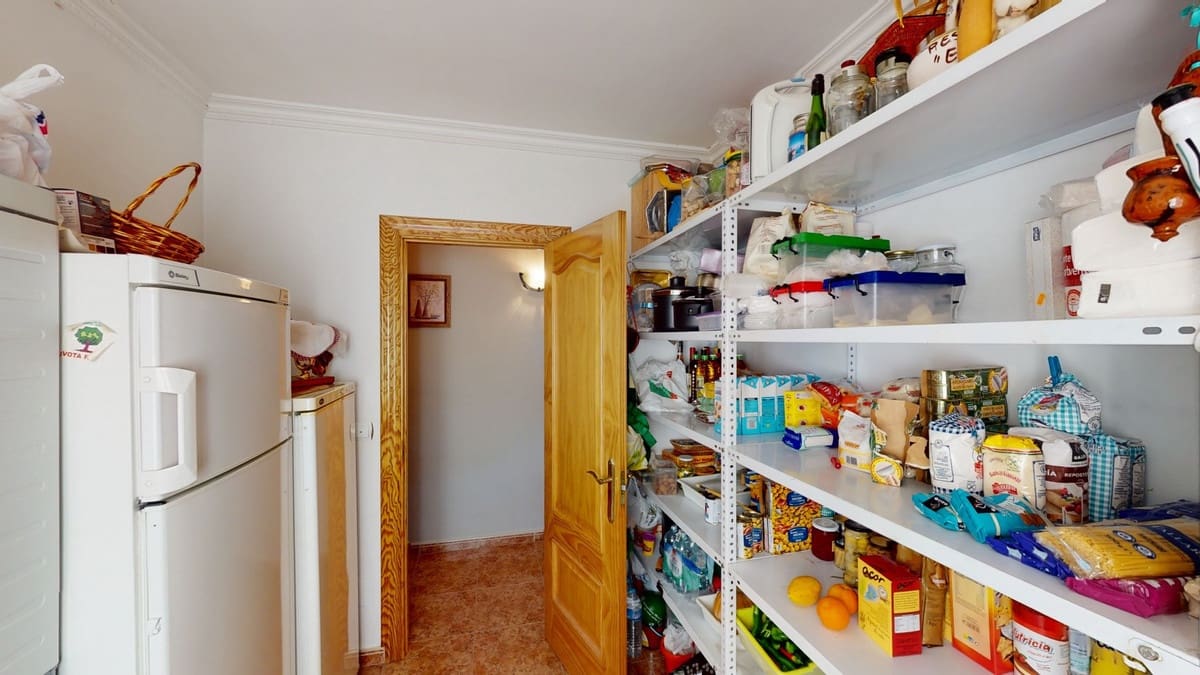 6 Zimmer Villa zu verkaufen in Alcaucin mit Pool Garage - 674.500 € (Ref: 10128700)