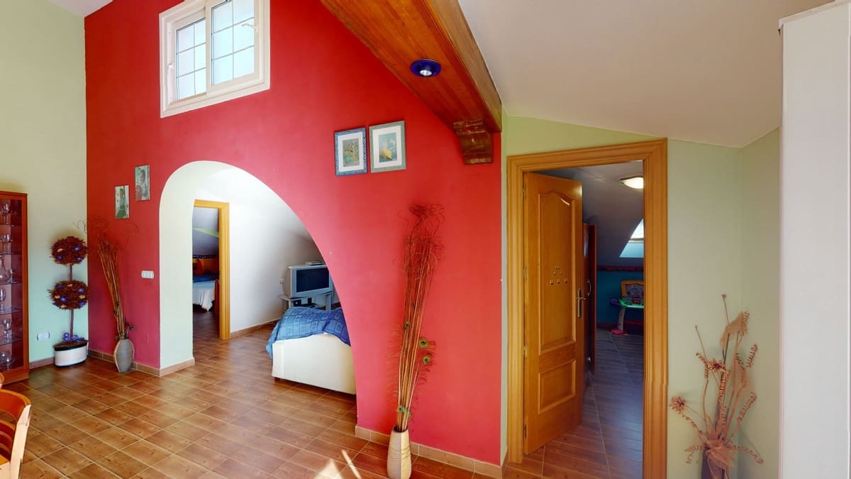 6 Zimmer Villa zu verkaufen in Alcaucin mit Pool Garage - 674.500 € (Ref: 10128700)