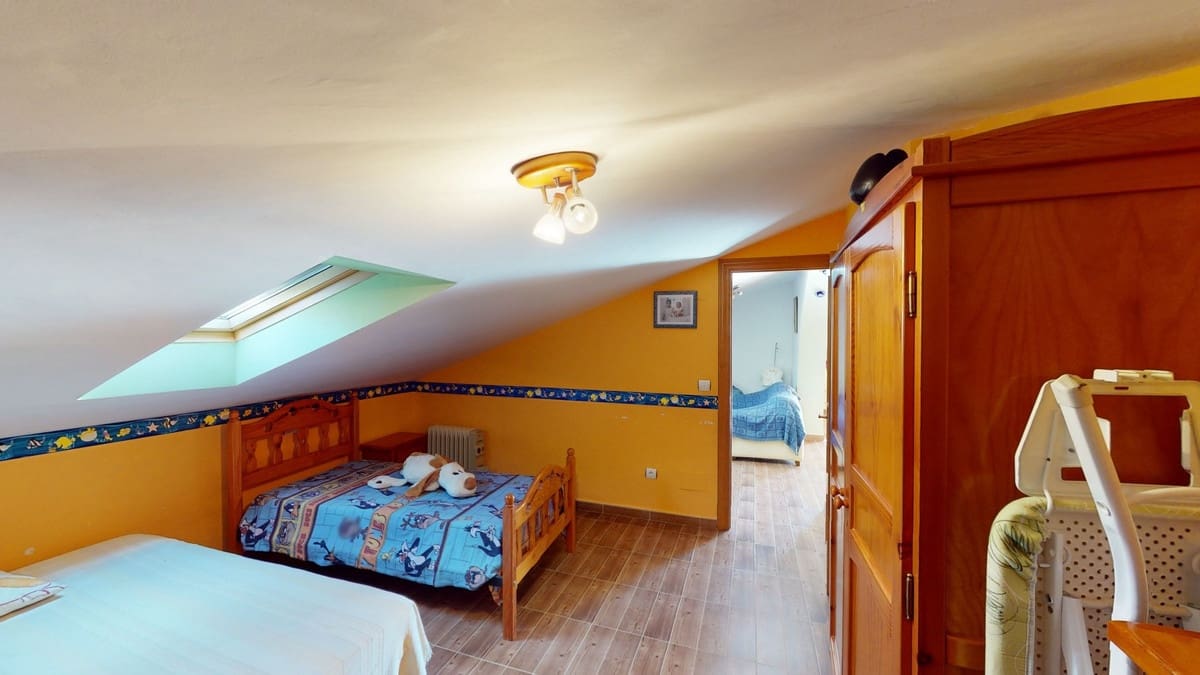 6 Zimmer Villa zu verkaufen in Alcaucin mit Pool Garage - 674.500 € (Ref: 10128700)