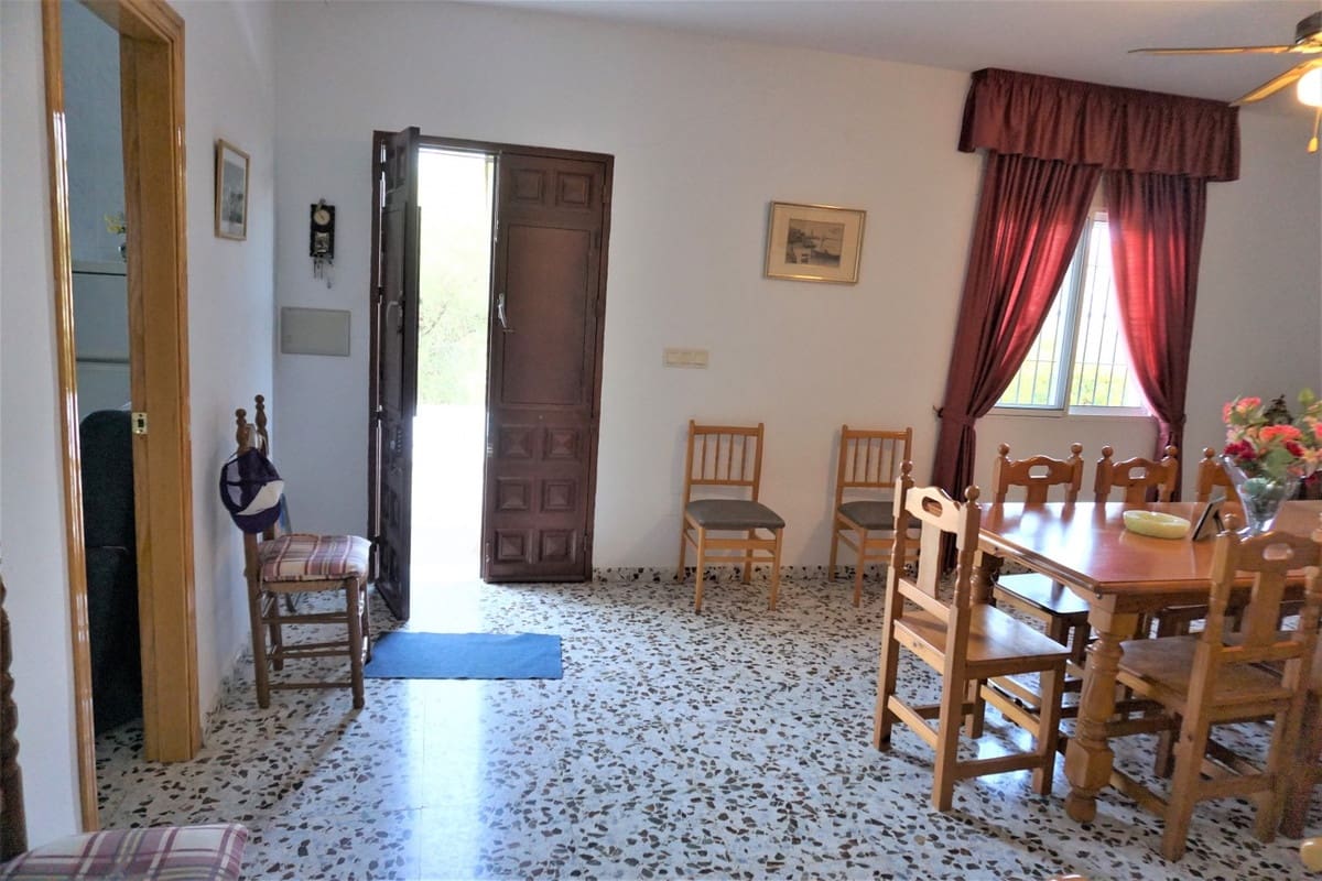Finca/Casa Rural de 3 habitaciones en Alcaucín en venta con garaje - 375.000 € (Ref: 10128701)