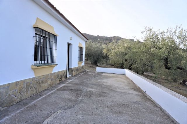 3 bedroom Finca/Country House for sale in Alcaucín with garage - € 375,000 (Ref: 10128701)
