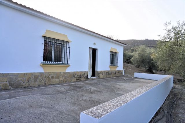 3 bedroom Finca/Country House for sale in Alcaucín with garage - € 375,000 (Ref: 10128701)