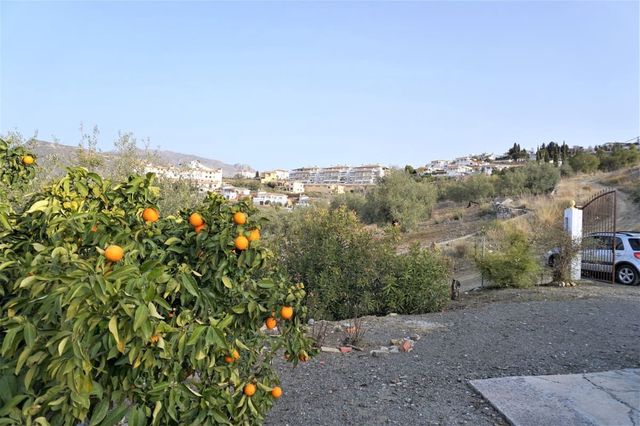 3 bedroom Finca/Country House for sale in Alcaucín with garage - € 375,000 (Ref: 10128701)