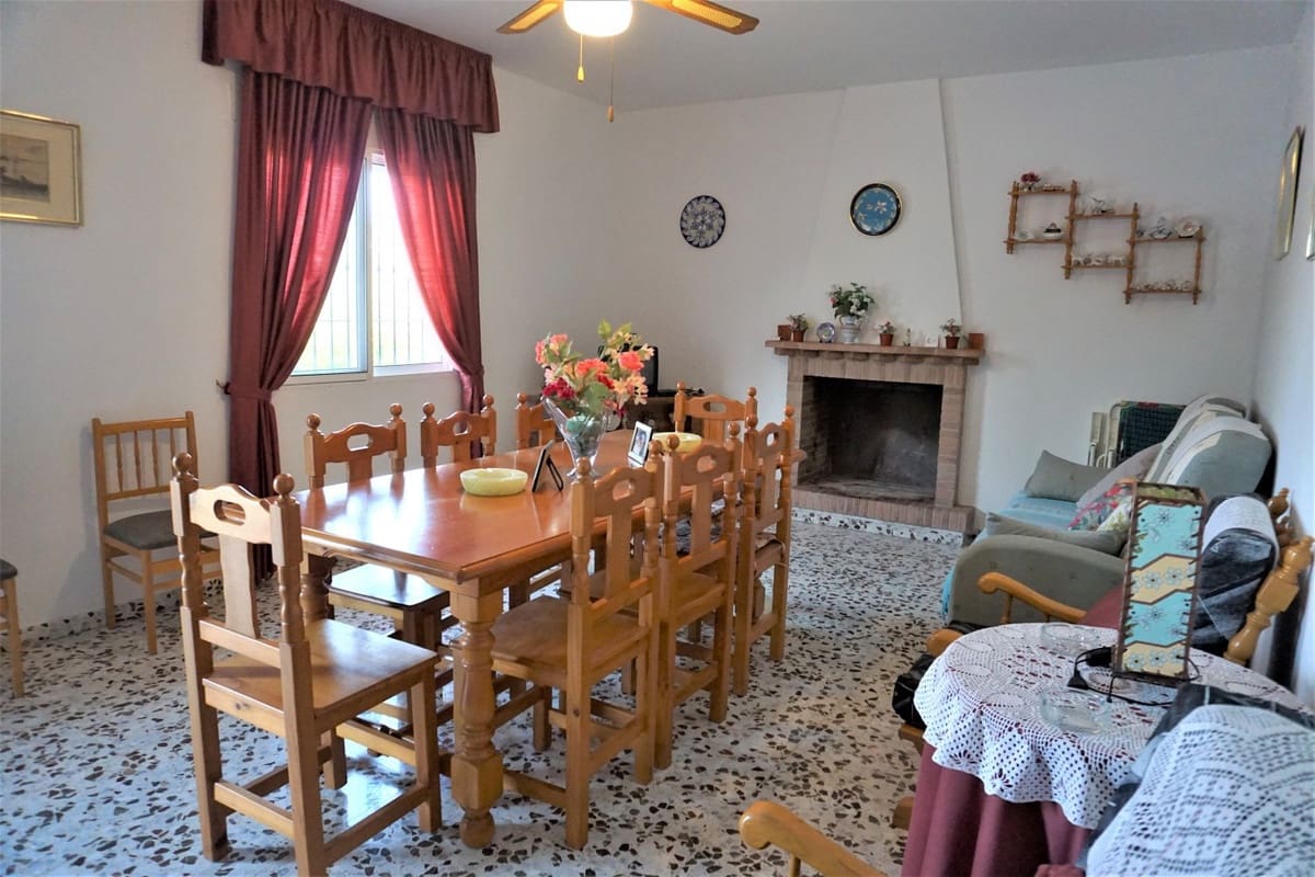 Finca/Casa Rural de 3 habitaciones en Alcaucín en venta con garaje - 375.000 € (Ref: 10128701)