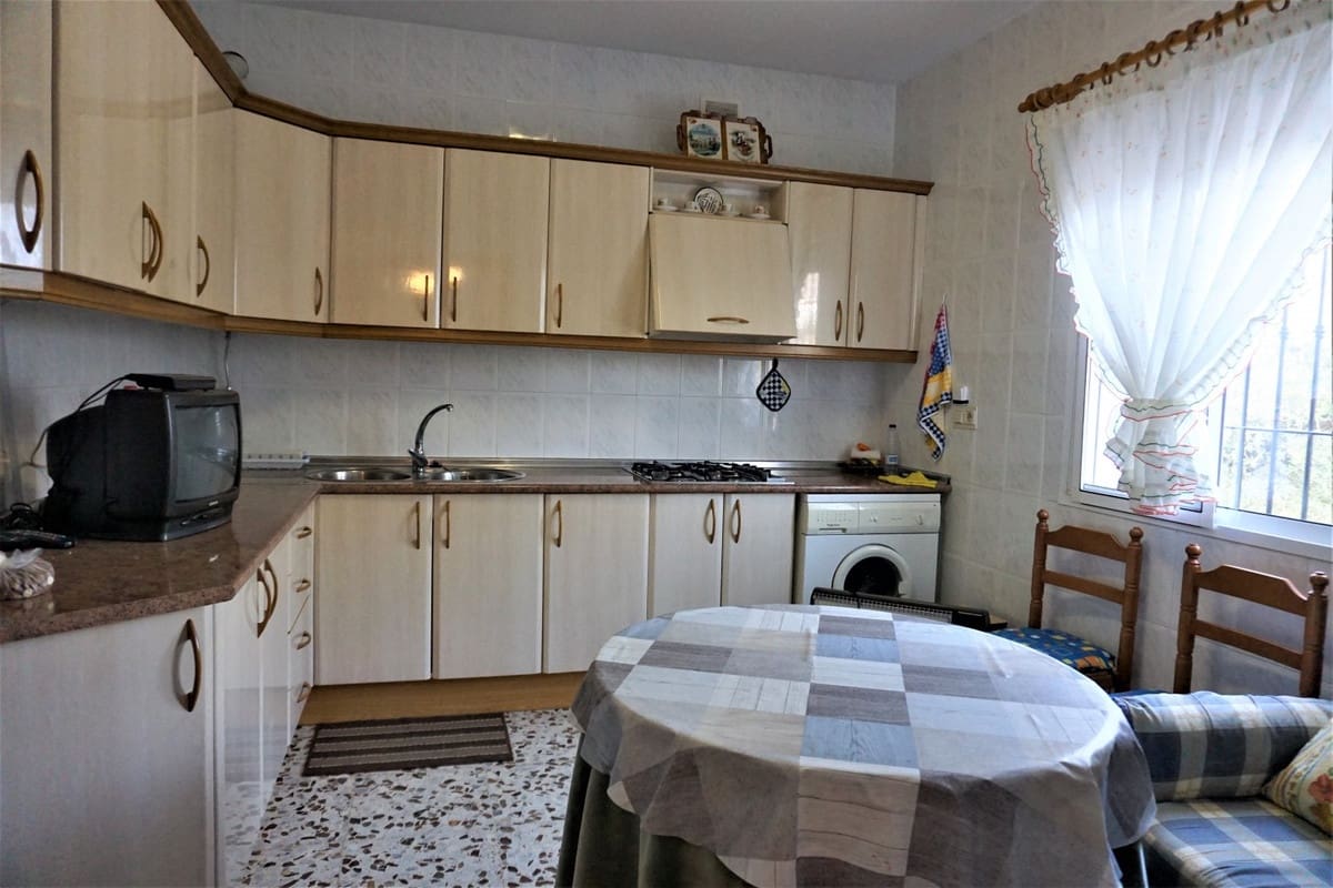 Finca/Casa Rural de 3 habitaciones en Alcaucín en venta con garaje - 375.000 € (Ref: 10128701)