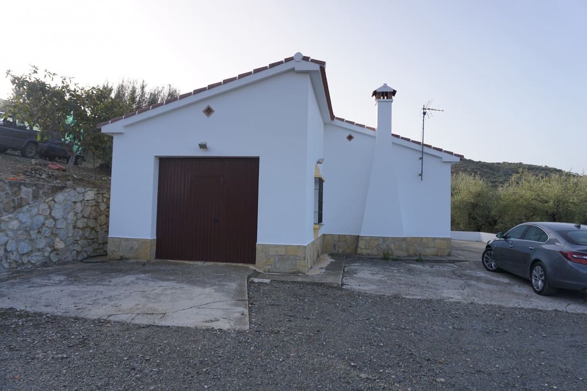 Finca/Casa Rural de 3 habitaciones en Alcaucín en venta con garaje - 375.000 € (Ref: 10128701)