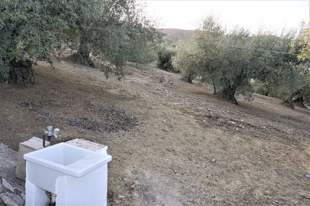3 bedroom Finca/Country House for sale in Alcaucín with garage - € 375,000 (Ref: 10128701)