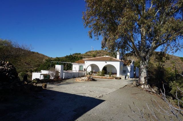 3 slaapkamer Finca/Landhuis te koop in Viñuela met garage - € 420.000 (Ref: 10128702)
