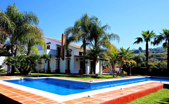 9 bedroom Villa for sale in Frigiliana with pool garage - € 3,200,000 (Ref: 10128703)