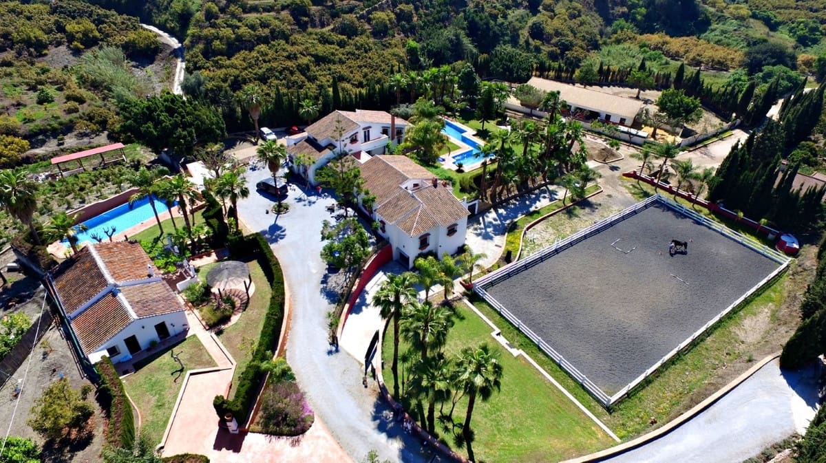 9 bedroom Villa for sale in Frigiliana with pool garage - € 3,200,000 (Ref: 10128703)