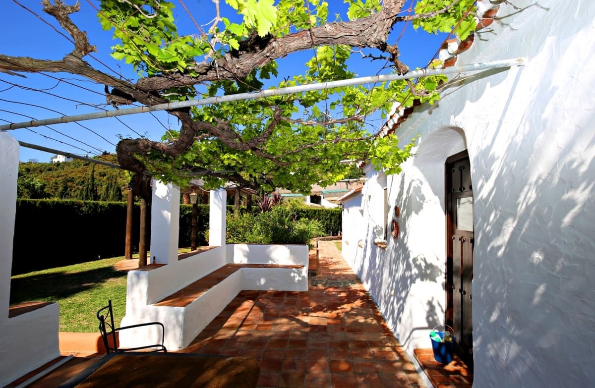 9 bedroom Villa for sale in Frigiliana with pool garage - € 3,200,000 (Ref: 10128703)