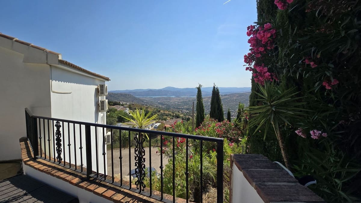 4 soveværelse Villa til salg i Alcaucin med swimmingpool garage - € 369.000 (Ref: 10128713)