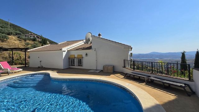 4 chambre Villa/Maison à vendre à Alcaucín avec piscine garage - 369 000 € (Ref: 10128713)