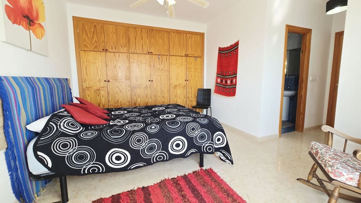 4 soveværelse Villa til salg i Alcaucin med swimmingpool garage - € 369.000 (Ref: 10128713)