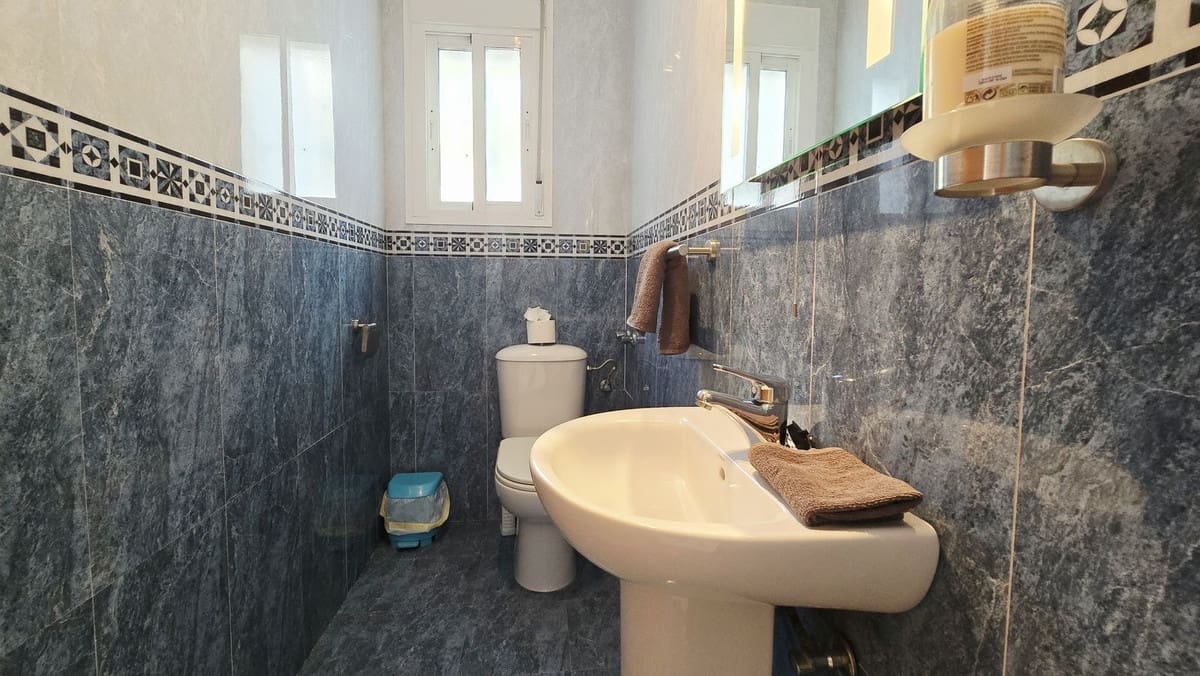4 soveværelse Villa til salg i Alcaucin med swimmingpool garage - € 369.000 (Ref: 10128713)