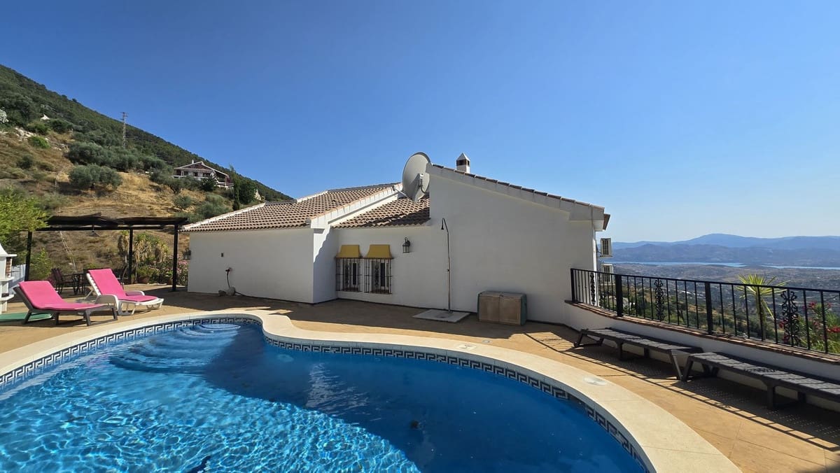 4 soveværelse Villa til salg i Alcaucin med swimmingpool garage - € 369.000 (Ref: 10128713)