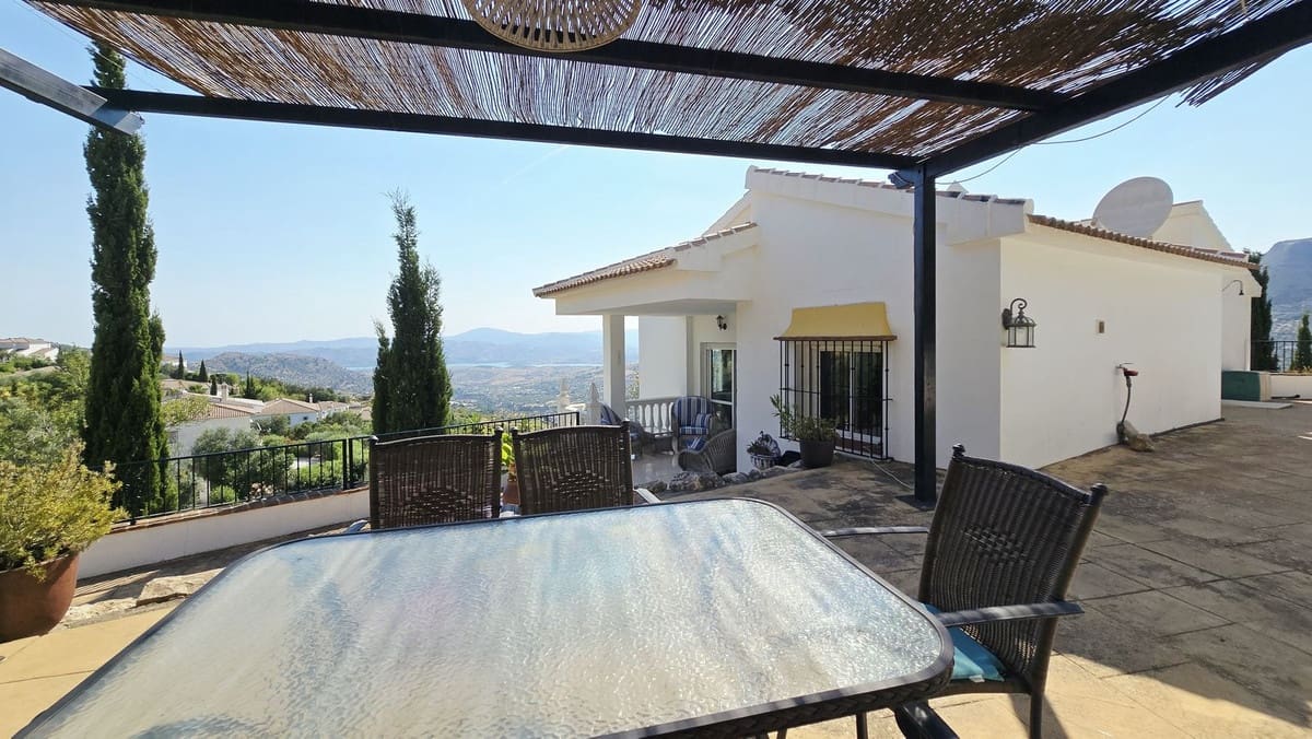 4 soveværelse Villa til salg i Alcaucin med swimmingpool garage - € 369.000 (Ref: 10128713)