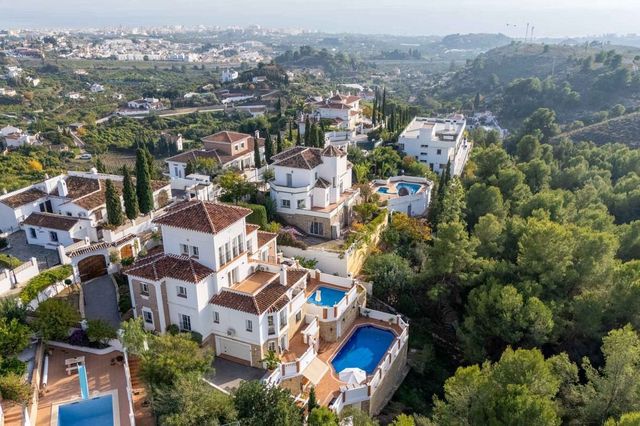 5 sypialnia Willa na sprzedaż w Frigiliana z basenem garażem - 1 400 000 € (Ref: 10128714)