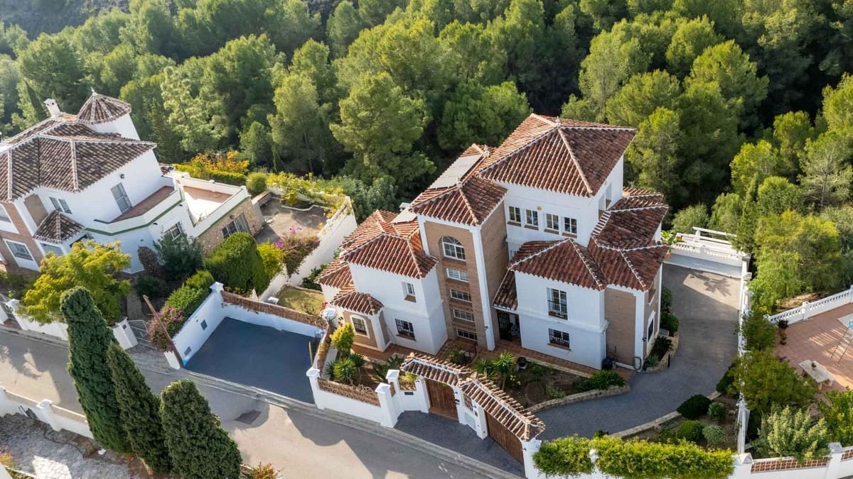 5 sypialnia Willa na sprzedaż w Frigiliana z basenem garażem - 1 400 000 € (Ref: 10128714)