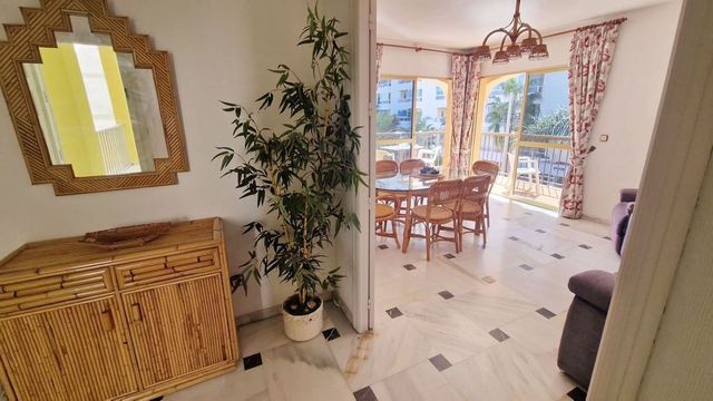 Apartamento de 3 habitaciones en Zona Puerto Deportivo, Fuengirola en venta con garaje - 498.000 € (Ref: 10128718)