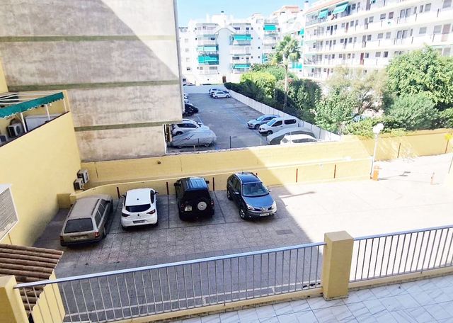 Apartamento de 3 habitaciones en Zona Puerto Deportivo, Fuengirola en venta con garaje - 498.000 € (Ref: 10128718)