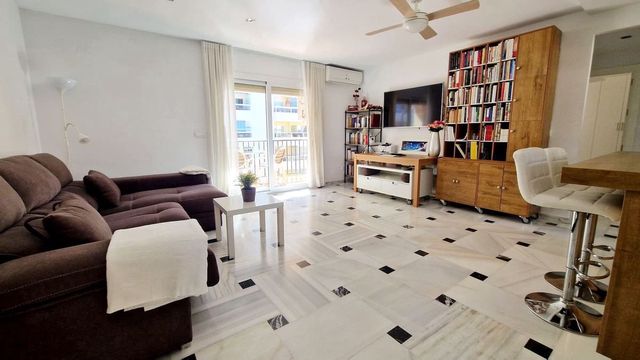 3 makuuhuone Huoneisto myytävänä paikassa Zona Puerto Deportivo, Fuengirola mukana 
autotalli - 489 000 € (Ref: 10128719)