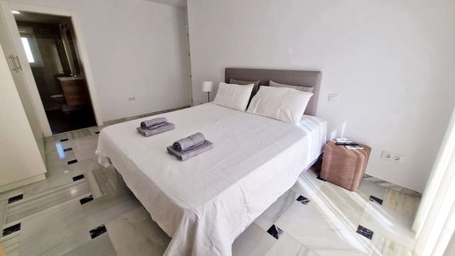 3 makuuhuone Huoneisto myytävänä paikassa Zona Puerto Deportivo, Fuengirola mukana 
autotalli - 489 000 € (Ref: 10128719)