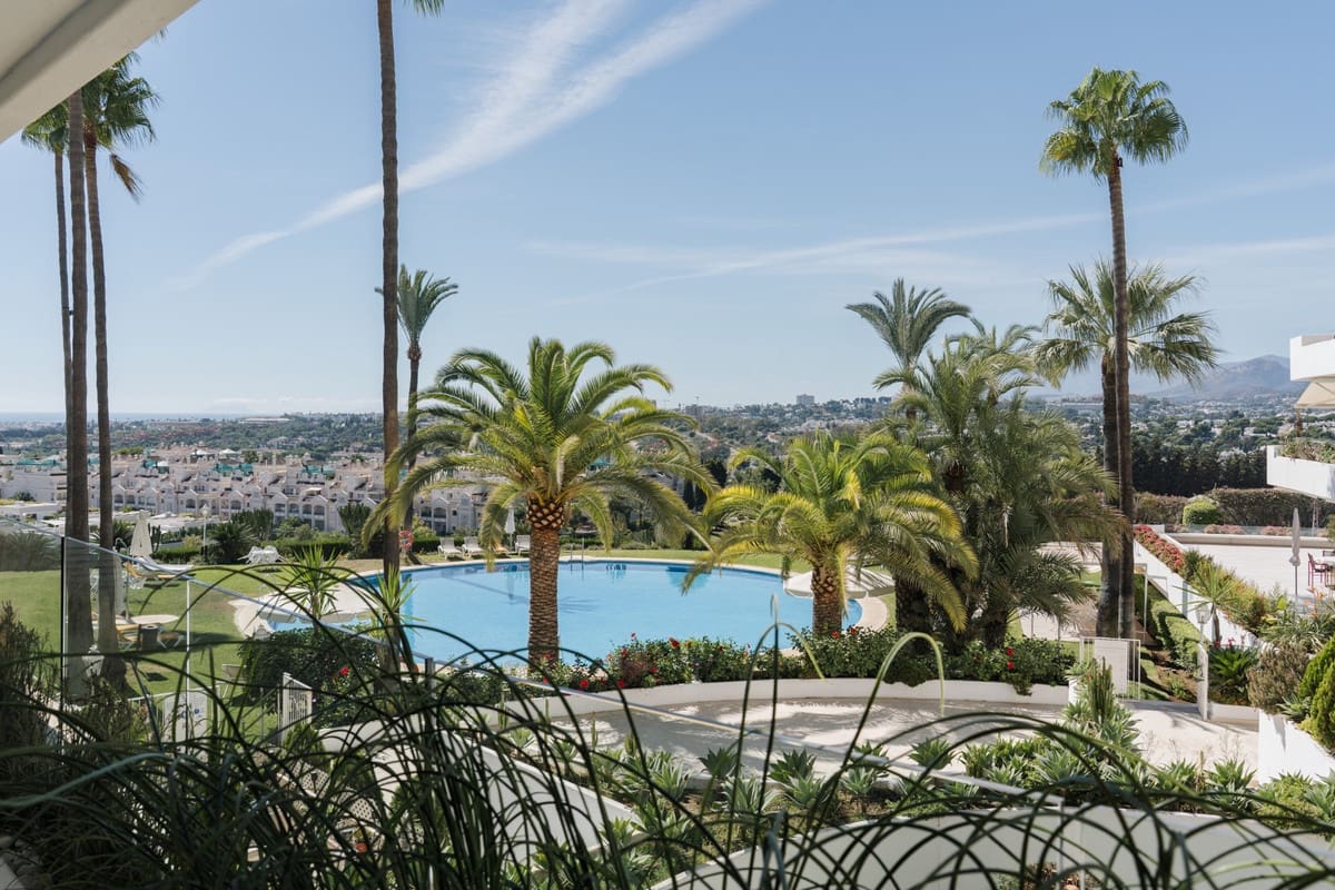 2 sypialnia Apartament na sprzedaż w Marbella z basenem - 1 190 000 € (Ref: 10128722)