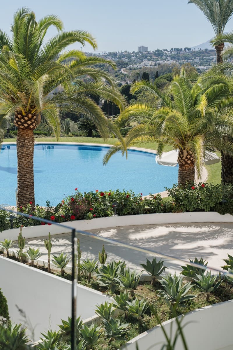 2 sypialnia Apartament na sprzedaż w Marbella z basenem - 1 190 000 € (Ref: 10128722)