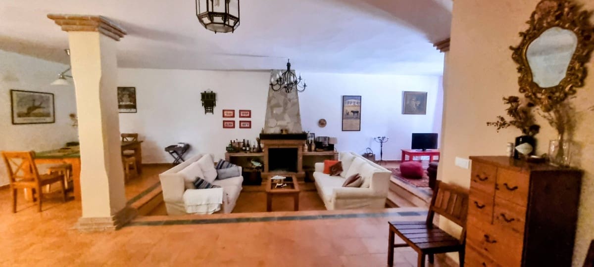 4 sovrum Villa till salu i Cortes de la Frontera - 230 000 € (Ref: 10128738)