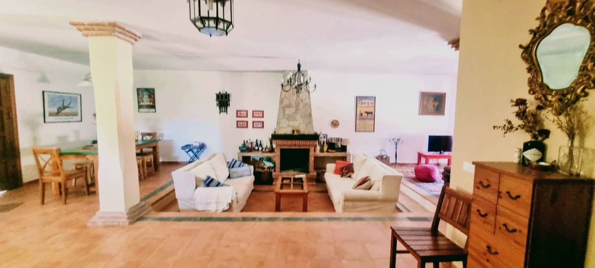 4 sovrum Villa till salu i Cortes de la Frontera - 230 000 € (Ref: 10128738)