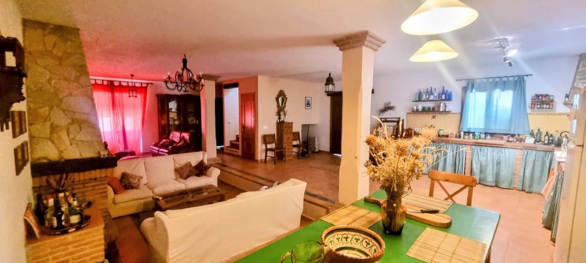 4 sovrum Villa till salu i Cortes de la Frontera - 230 000 € (Ref: 10128738)