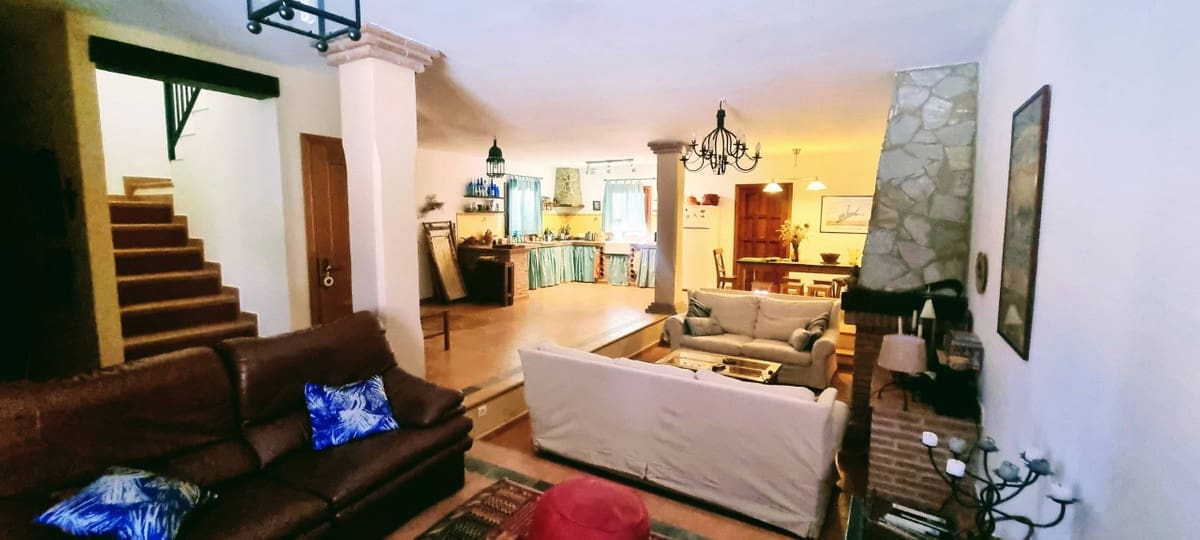 4 sovrum Villa till salu i Cortes de la Frontera - 230 000 € (Ref: 10128738)