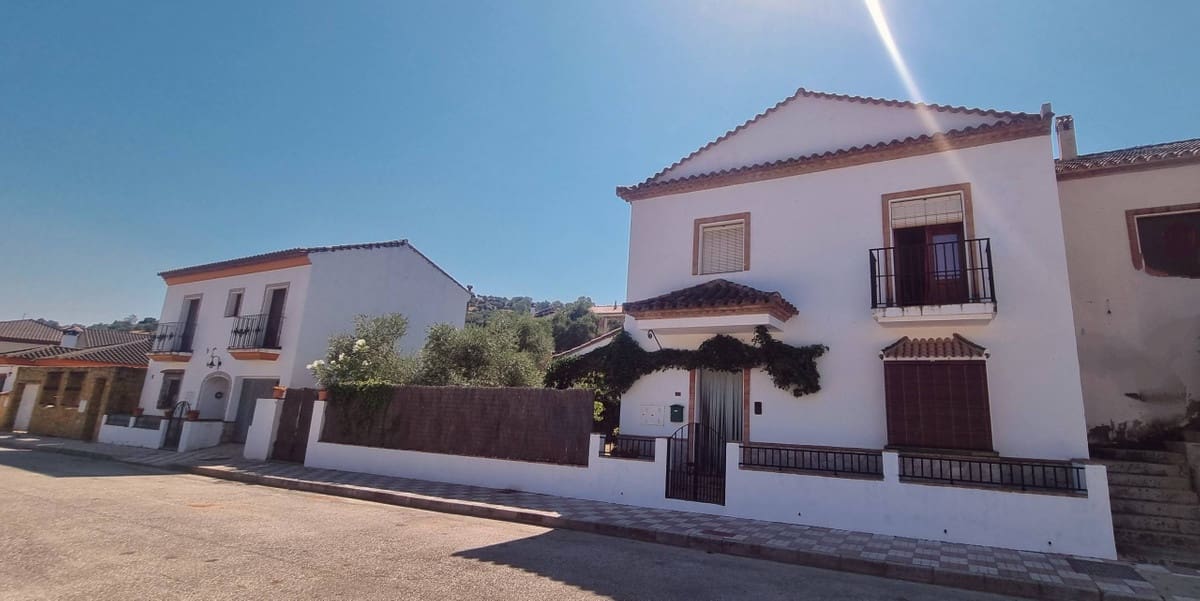4 sovrum Villa till salu i Cortes de la Frontera - 230 000 € (Ref: 10128738)