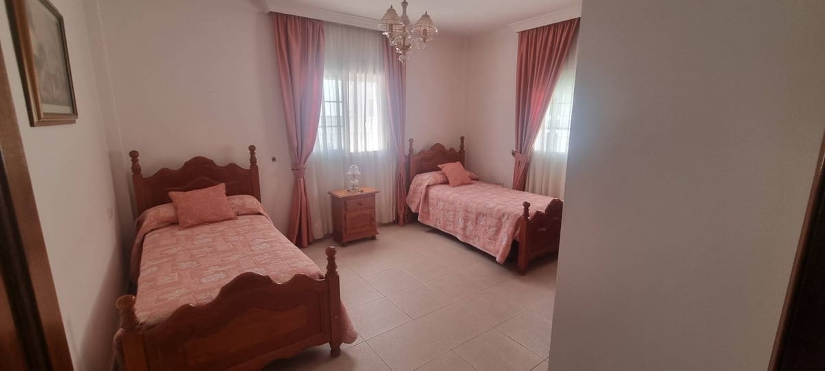 4 sovrum Villa till salu i Benarraba med garage - 265 000 € (Ref: 10128740)