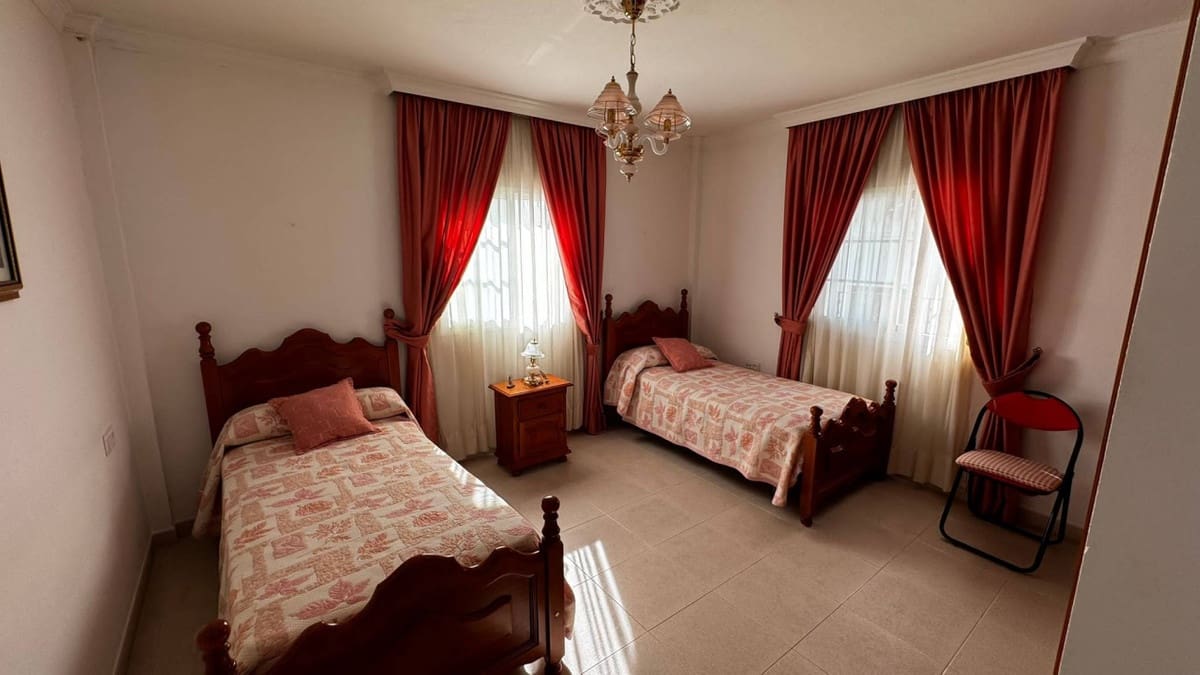 4 sovrum Villa till salu i Benarraba med garage - 265 000 € (Ref: 10128740)