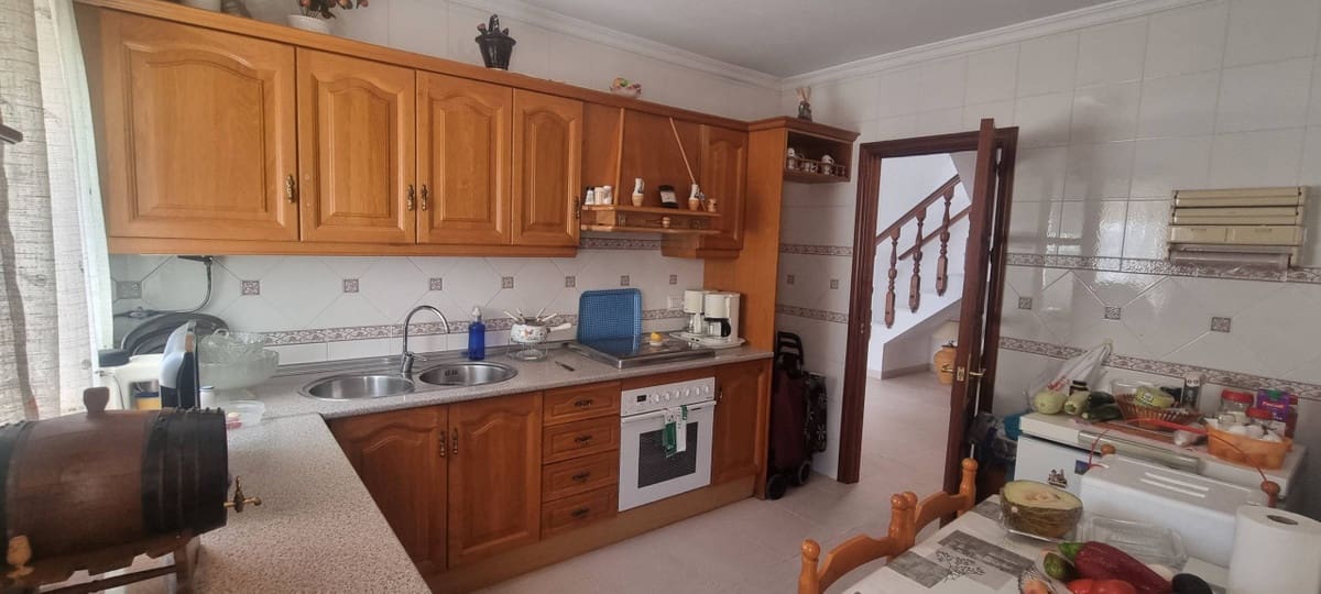 4 sovrum Villa till salu i Benarraba med garage - 265 000 € (Ref: 10128740)