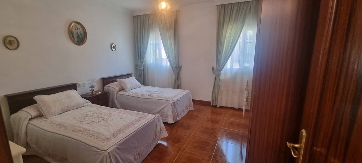 4 sovrum Villa till salu i Benarraba med garage - 265 000 € (Ref: 10128740)