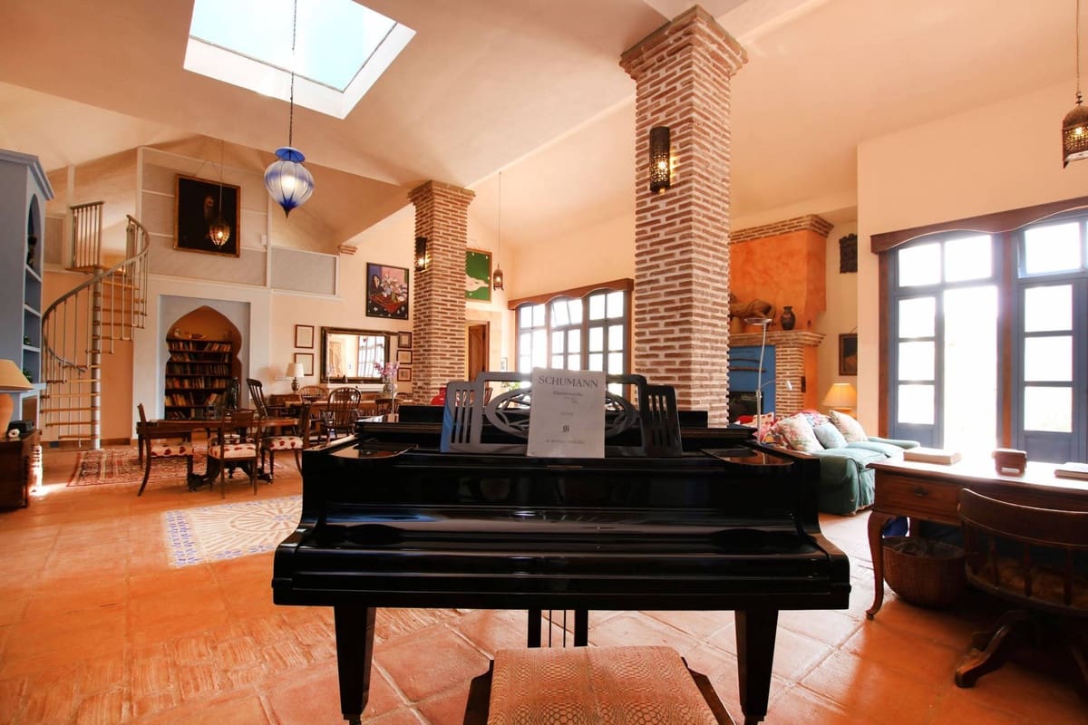 9 slaapkamer Finca/Landhuis te koop in Gaucin met zwembad - € 1.550.000 (Ref: 10128741)