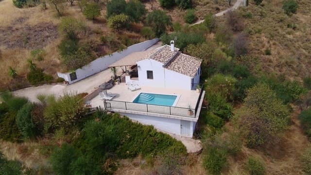 2 soverom Villa til salgs i Villanueva de la Concepcion med svømmebasseng garasje - € 235 000 (Ref: 10128743)
