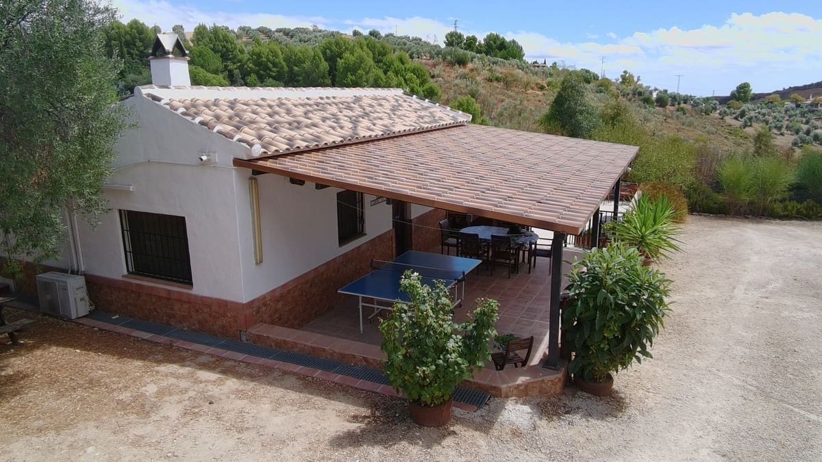 2 bedroom Villa for sale in Villanueva de la Concepcion with pool garage - € 235,000 (Ref: 10128743)