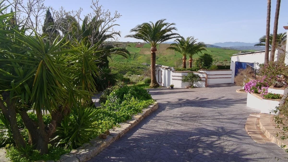 5 chambre Finca/Maison de Campagne à vendre à Villanueva de la Concepcion avec piscine garage - 799 000 € (Ref: 10128745)