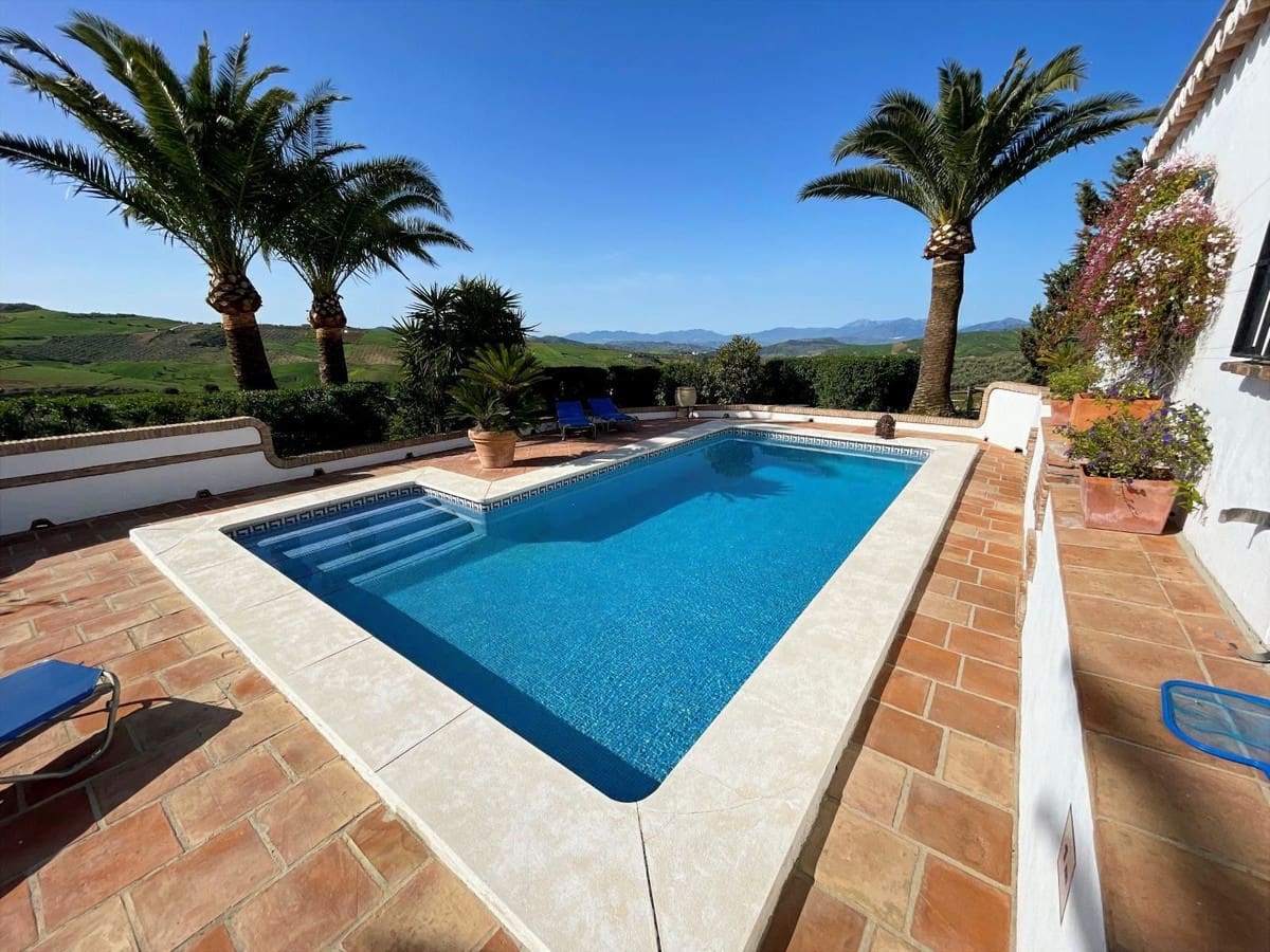 5 chambre Finca/Maison de Campagne à vendre à Villanueva de la Concepcion avec piscine garage - 799 000 € (Ref: 10128745)